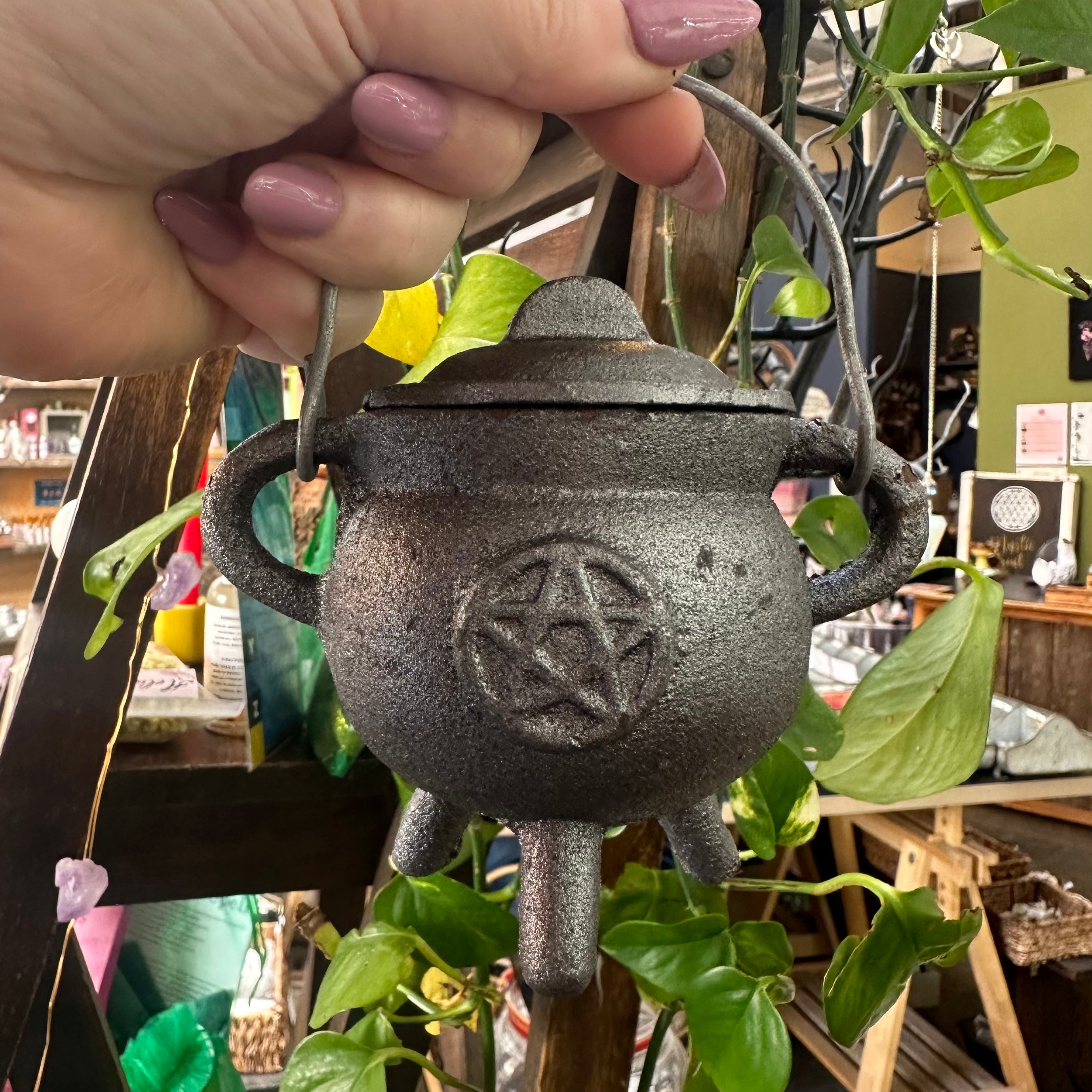 Cast Iron Pentacle Cauldron with Lid